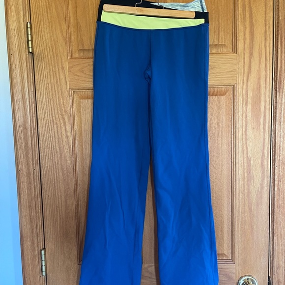 Lululemon Astro Pants 6 - Picture 3 of 5